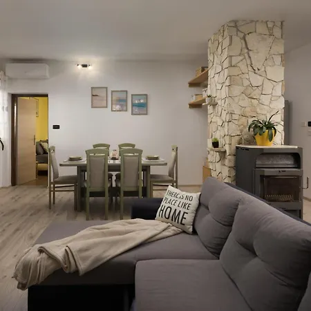 Enia Apartment